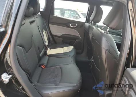 2025 Jeep Compass Latitude z USA, uszkodzony, nr VIN 3C4NJDBN8ST547624